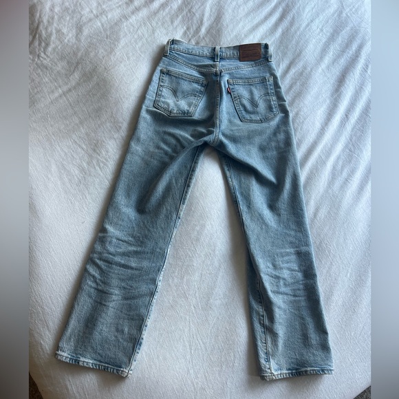 Levi’s Wedgie Straight - High Rise Button Fly - Picture 4 of 7